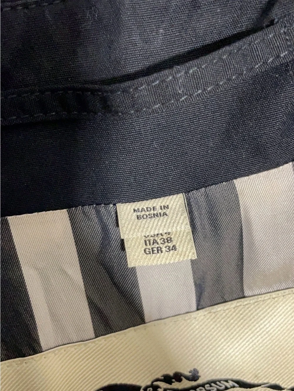 Burberry trench coat - Picture 4 of 6